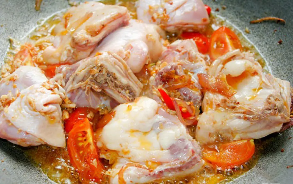 Cách làm gà sốt hạnh nhân thơm ngon