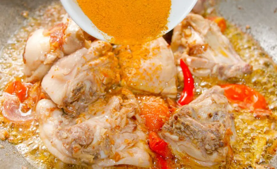 Cách làm gà sốt hạnh nhân thơm ngon