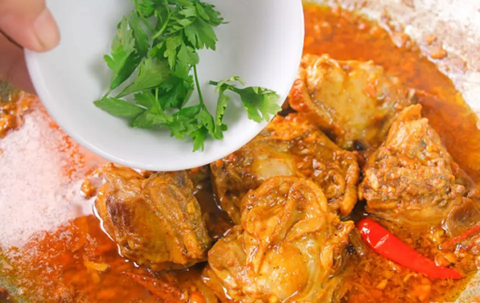 Cách làm gà sốt hạnh nhân thơm ngon