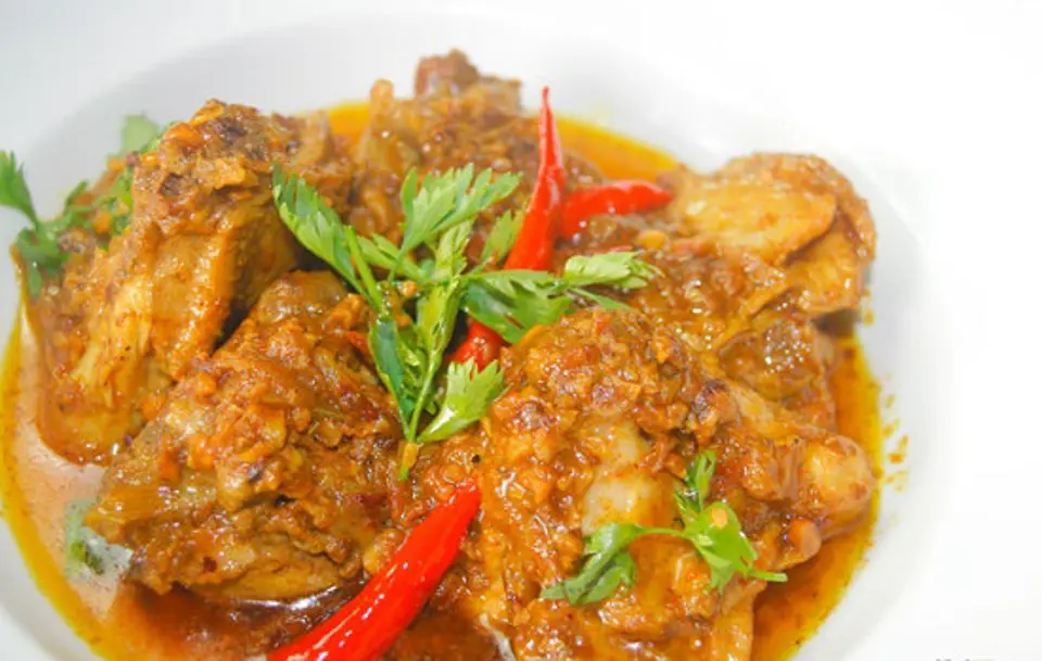 Cách làm gà sốt hạnh nhân thơm ngon