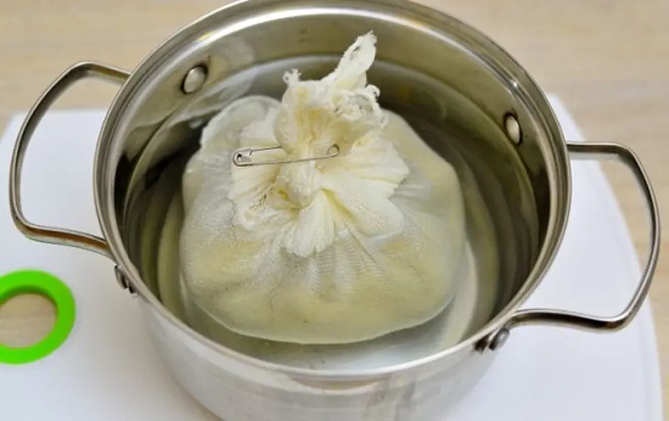Cách làm món bánh bao nhân bít tết cho bữa sáng