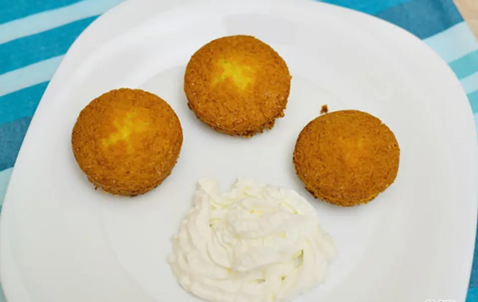 Cách làm món bánh gừng nướng bơ ấm áp cho mùa đông