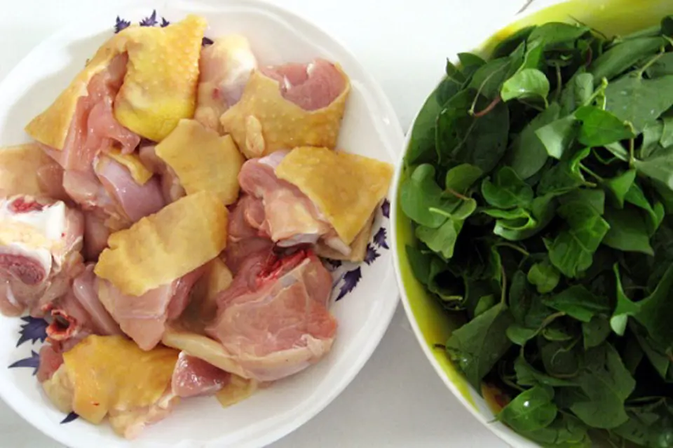 Cách làm món canh gà lá giang