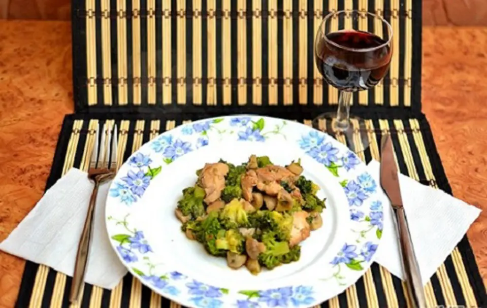Cách làm món gà chiên sốt rau củ đơn giản