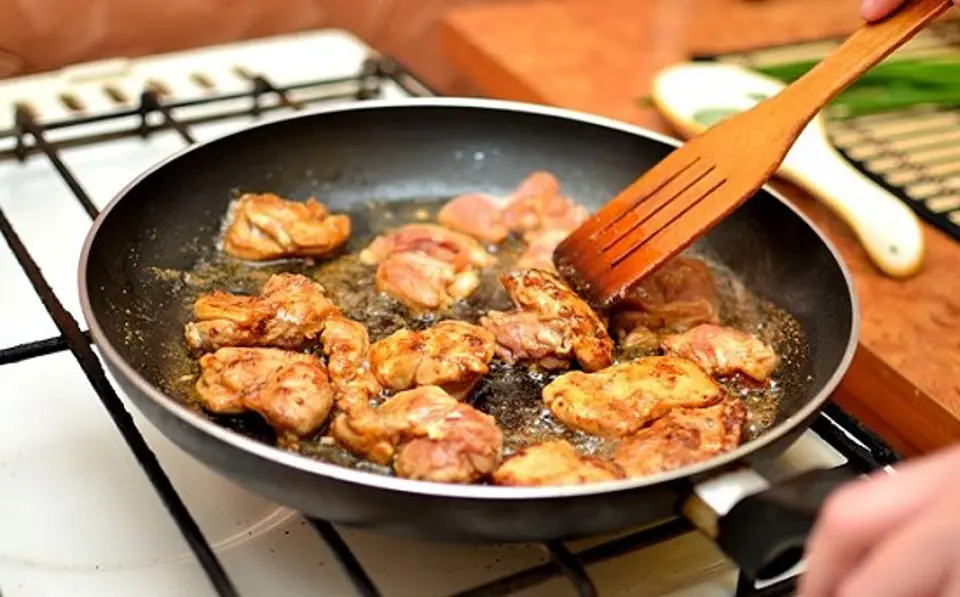 Cách làm món gà chiên sốt rau củ đơn giản