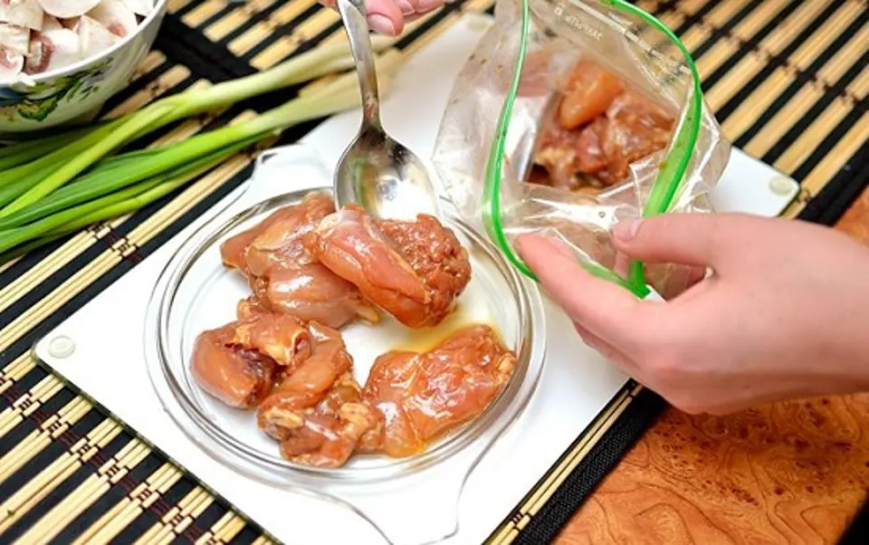 Cách làm món gà chiên sốt rau củ đơn giản