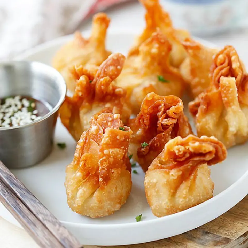 Cách làm món hoành thánh kim chi chiên giòn thu hút người ăn