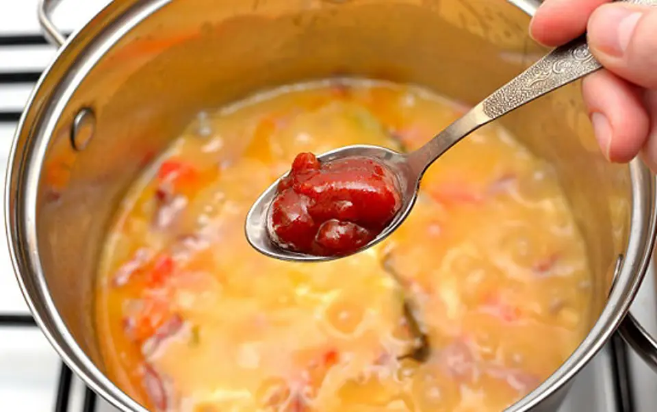 Cách làm soup gà và xúc xích tuyệt ngon