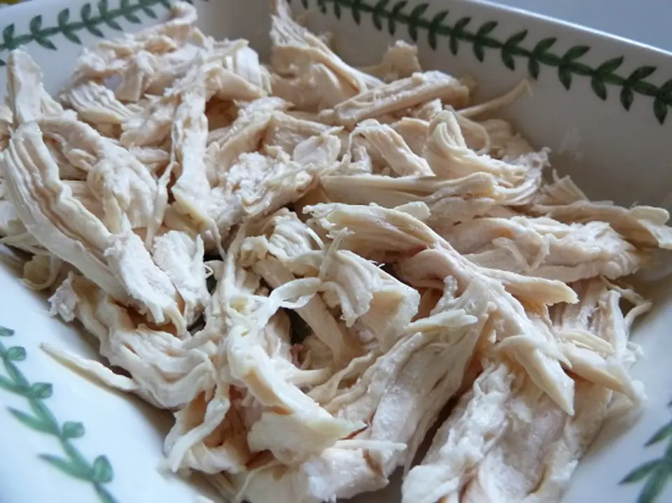 Cách làm soup gà và xúc xích tuyệt ngon