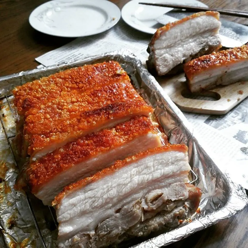 Hướng dẫn 2 cách làm thịt heo quay thơm ngon tại nhà