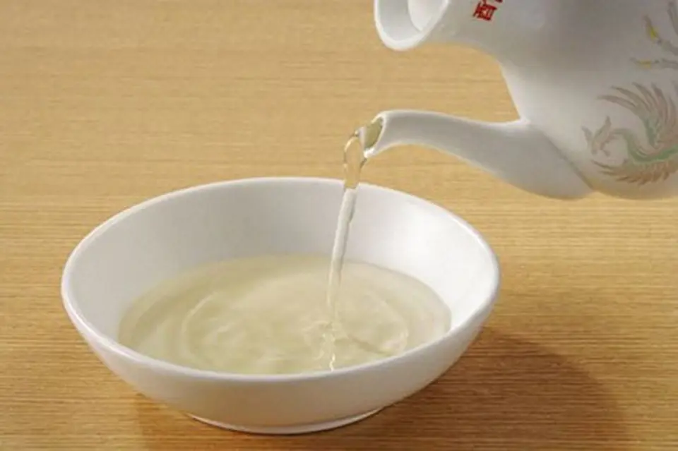 Mẹo rán cá giòn thơm, không bị bắn, bị sát chảo