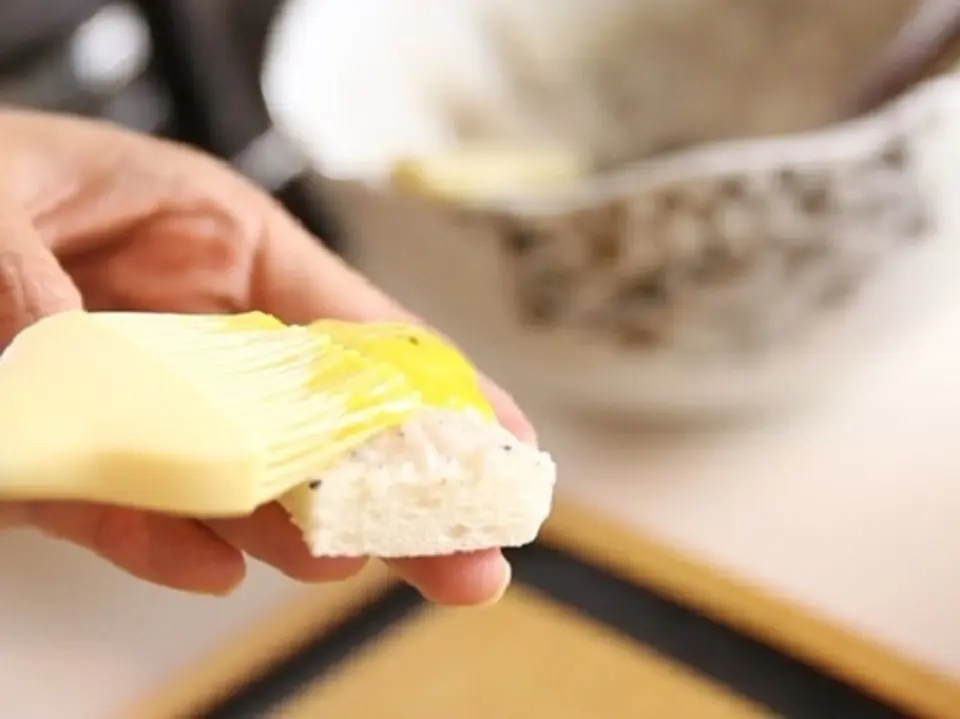Cách làm bánh mì với tôm chiên xù