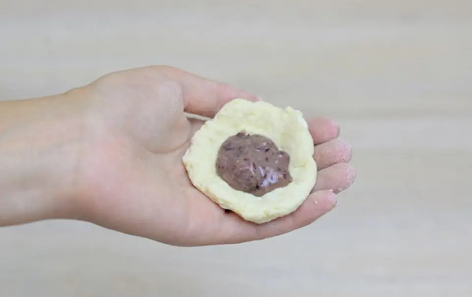 Cách làm bánh nướng nhân đậu đỏ của Trung Quốc