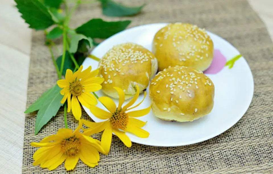 Cách làm bánh nướng nhân đậu đỏ của Trung Quốc