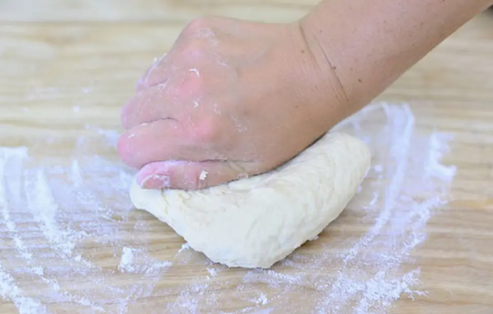 Cách làm bánh nướng nhân đậu đỏ của Trung Quốc