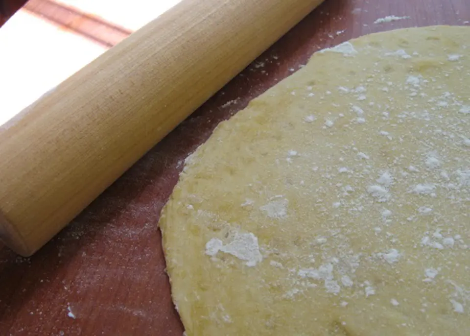 Cách làm bánh quế kem tươi socola giòn tan