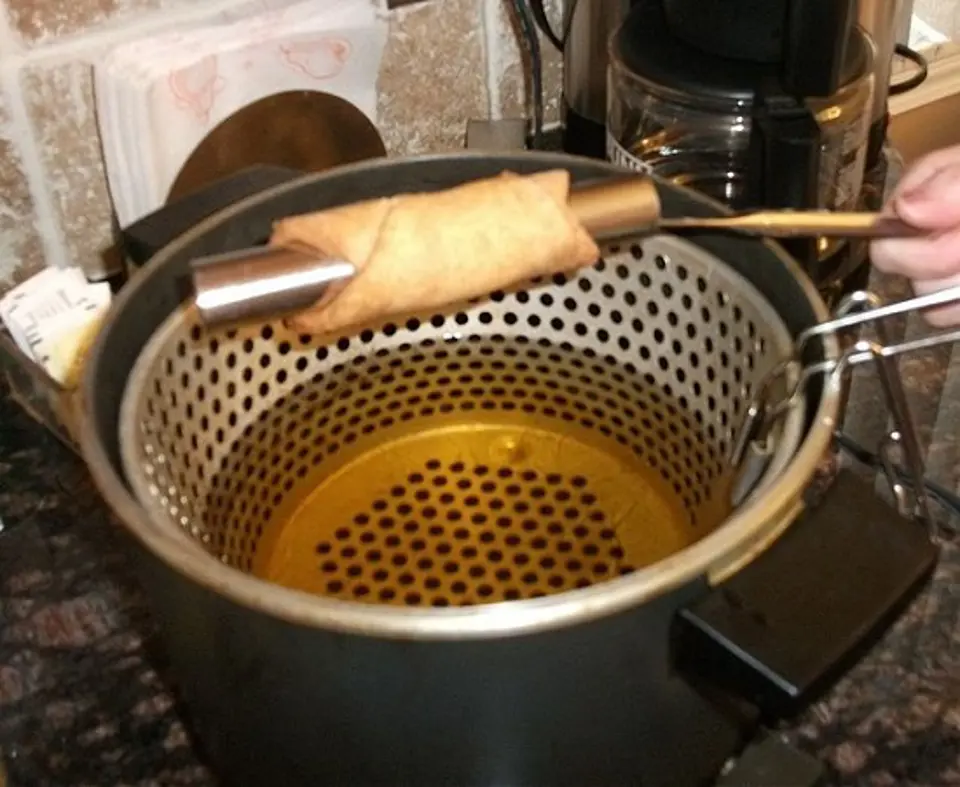 Cách làm bánh quế kem tươi socola giòn tan