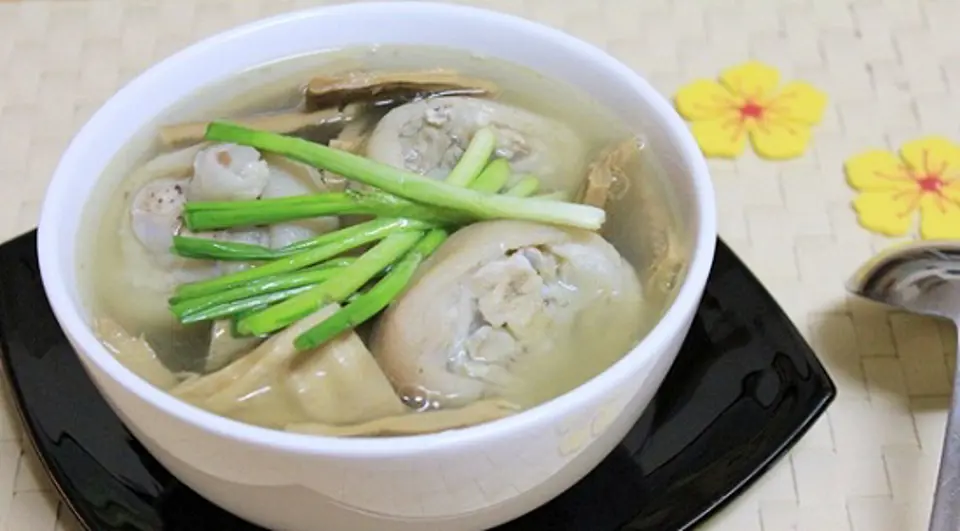 Cách làm canh măng móng giò ngon bổ Cách làm canh măng móng giò ngon bổ