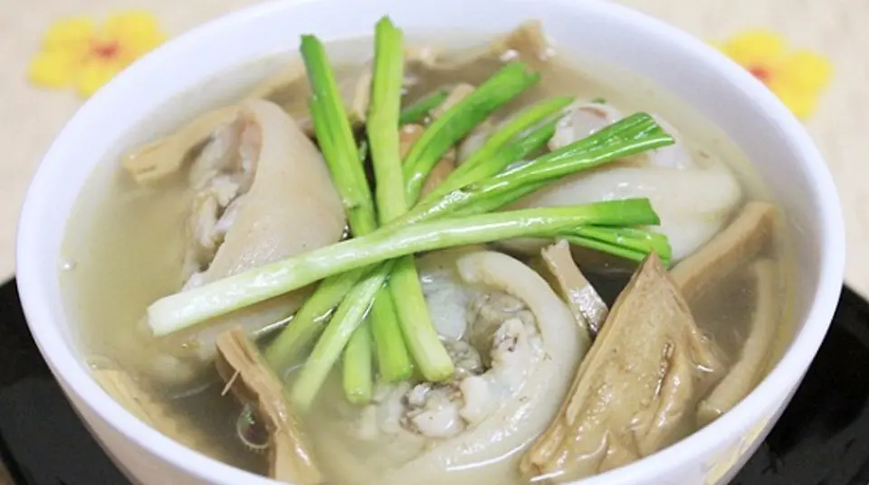 Cách làm canh măng móng giò ngon bổ Cách làm canh măng móng giò ngon bổ