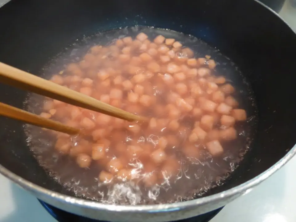 Cách làm lê chần nước lựu ngon hảo hạng