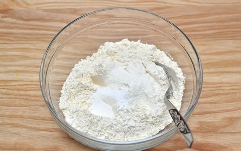 Cách làm món bánh rượu rum trái cây