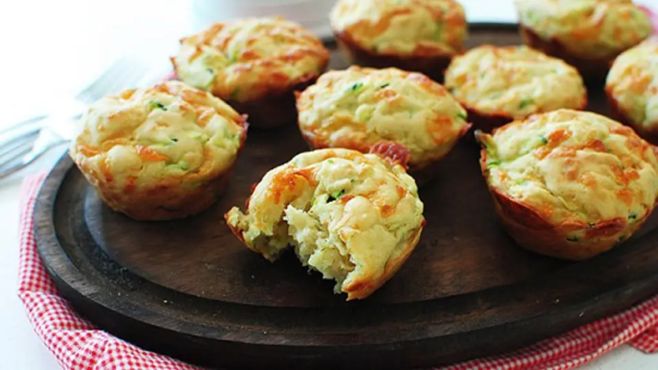 Cách làm muffin bí xanh vị bơ tỏi mềm ngon ngất ngây