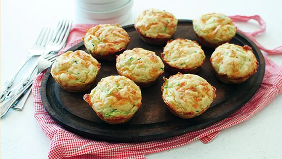 Cách làm muffin bí xanh vị bơ tỏi mềm ngon ngất ngây
