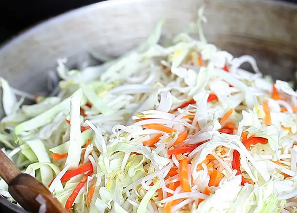 Cách làm nem cuốn rau củ thanh mát