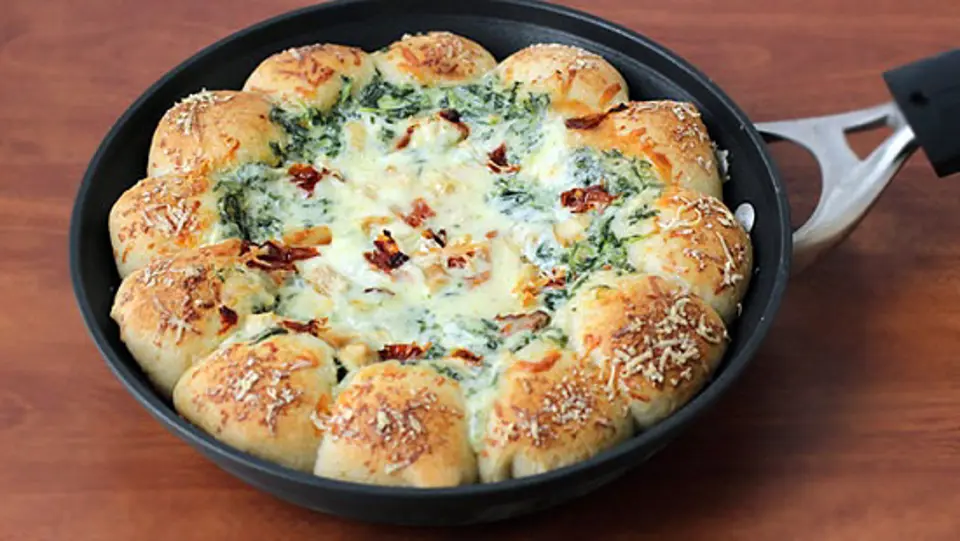 Cách làm pizza chảo nhúng độc đáo