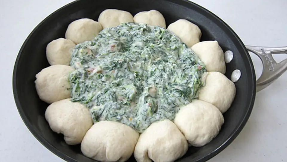 Cách làm pizza chảo nhúng độc đáo