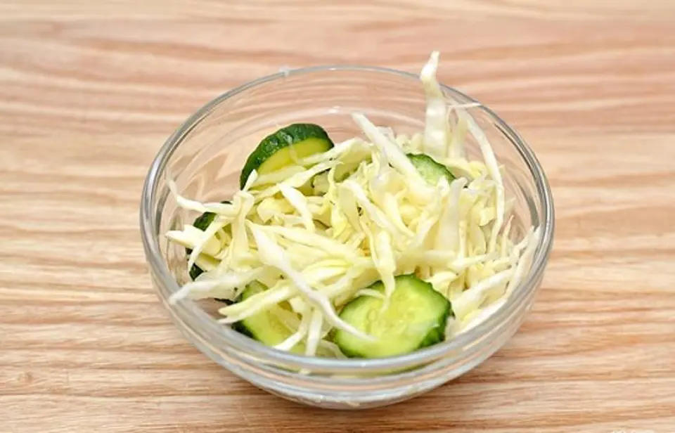 Cách làm salad rau củ chua cho những người ăn kiêng Cách làm salad rau củ chua cho những người ăn kiêng