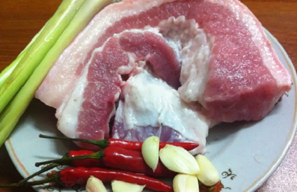 Cách làm thịt ba chỉ xào sả ớt đơn giản