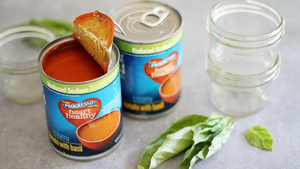Cách làm xiên bánh mì phô mai nướng mini với súp cà chua Cách làm xiên bánh mì phô mai nướng mini với súp cà chua