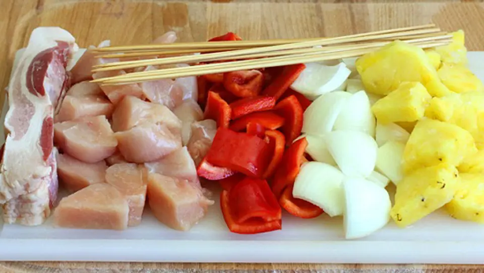 Cách làm xiên nướng với dứa, thịt gà, thịt ba rọi thơm lừng Cách làm xiên nướng với dứa, thịt gà, thịt ba rọi thơm lừng