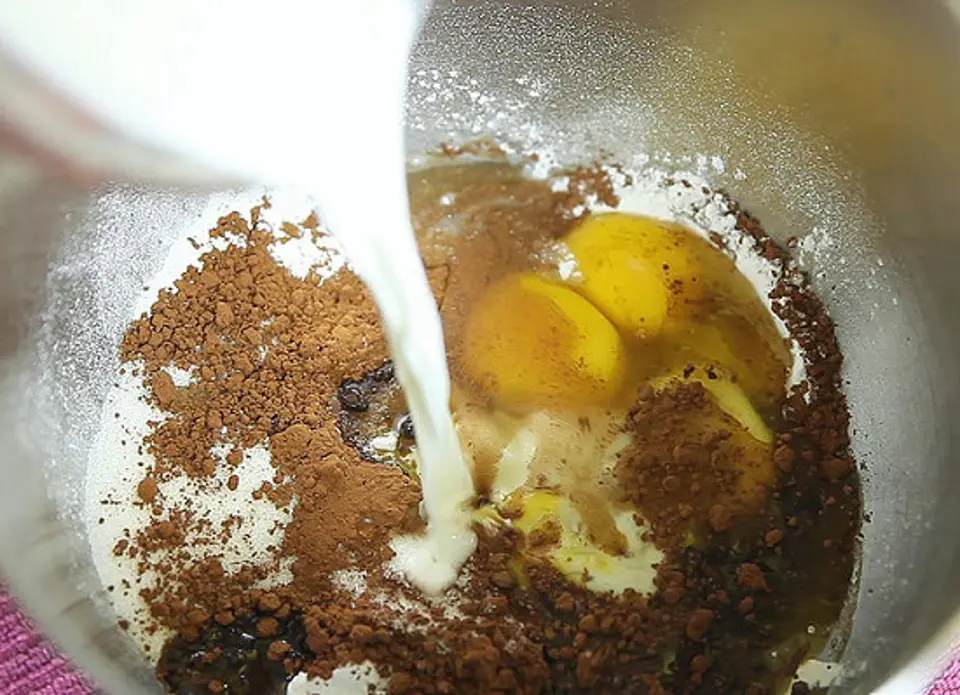 Hướng dẫn làm món bánh socola đơn giản nhất