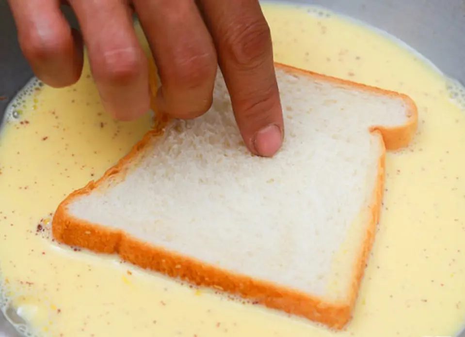 Biến tấu đơn giản với món bánh sandwich nướng quen thuộc