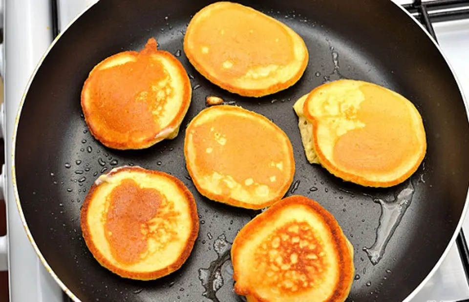 Cách làm bánh bột ngô cho bữa sáng mùng 1 thanh tịnh