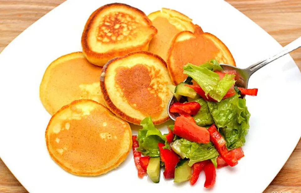 Cách làm bánh bột ngô cho bữa sáng mùng 1 thanh tịnh