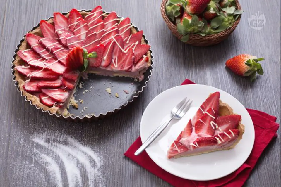 Cách làm bánh Crostata dâu tây cực hấp dẫn