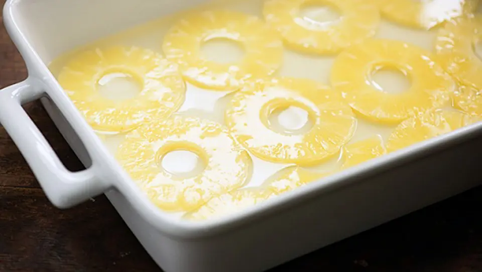 Cách làm bánh dứa phủ bơ dừa ngon tuyệt Cách làm bánh dứa phủ bơ dừa ngon tuyệt