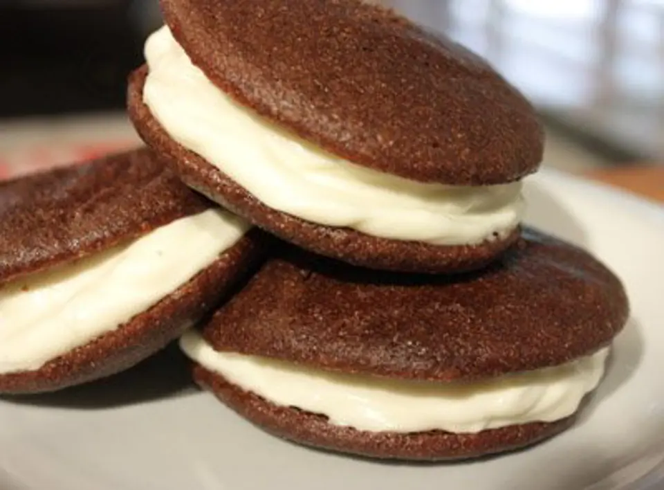Cách làm bánh Sô-cô-la Whoopie gấu trúc siêu ngon