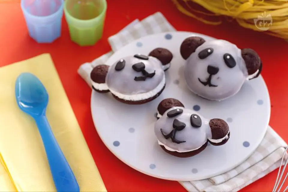 Cách làm bánh Sô-cô-la Whoopie gấu trúc siêu ngon