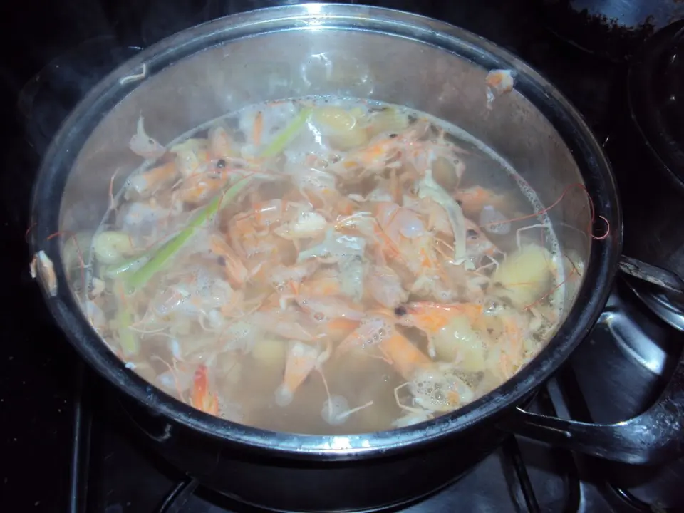 Cách làm canh tôm chua cay ngon mê li
