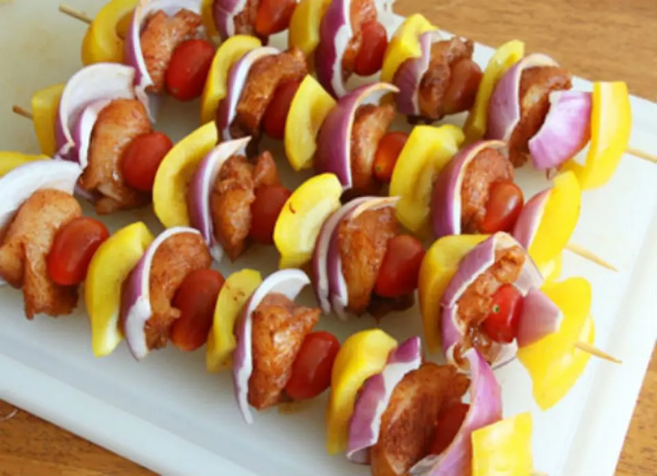 Cách làm gà nướng Kebabs siêu hấp dẫn cho tiệc nướng ngoài trời