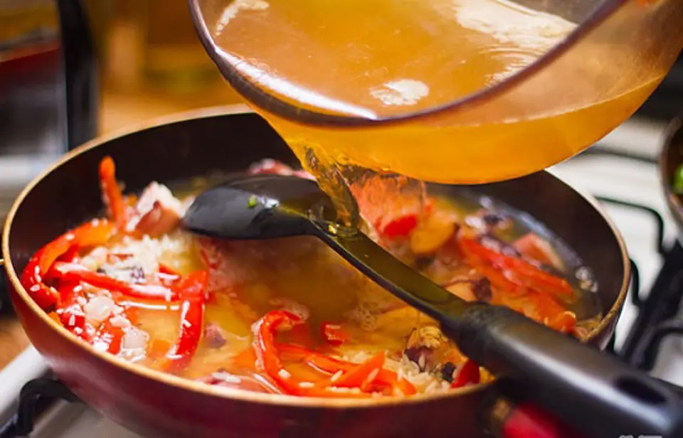 Cách làm món Paella hải sản của Tây Ban Nha