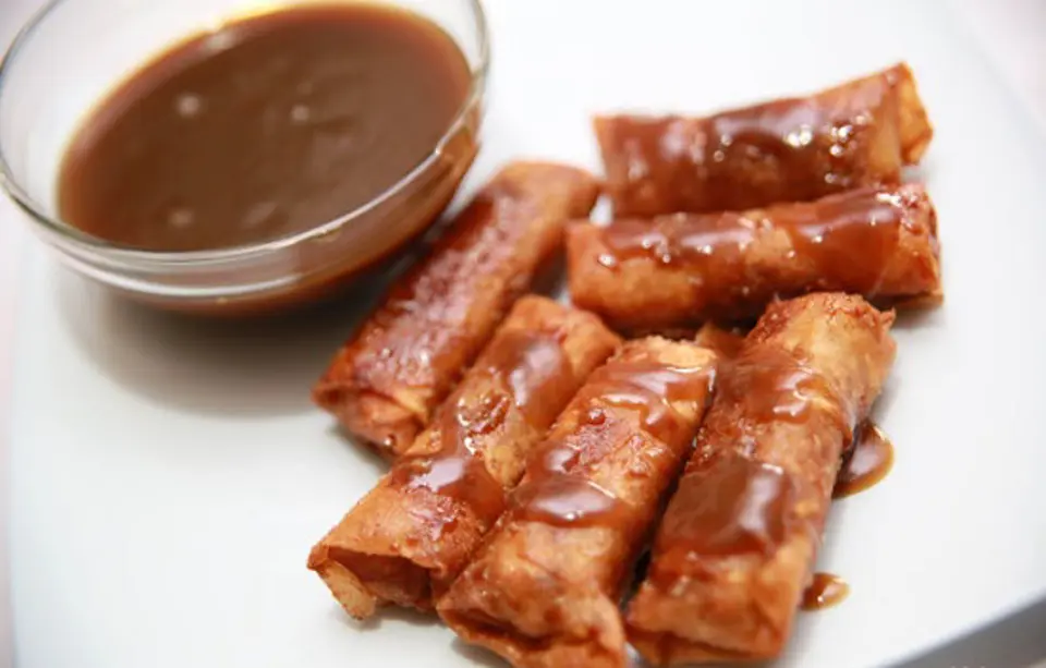 Cách làm món Turon chuối sốt lạ miệng từ Philippin