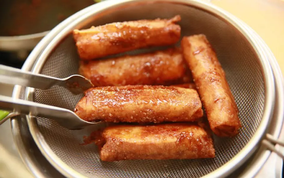 Cách làm món Turon chuối sốt lạ miệng từ Philippin