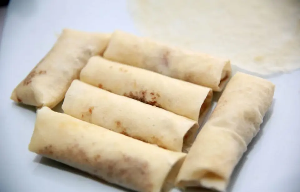 Cách làm món Turon chuối sốt lạ miệng từ Philippin