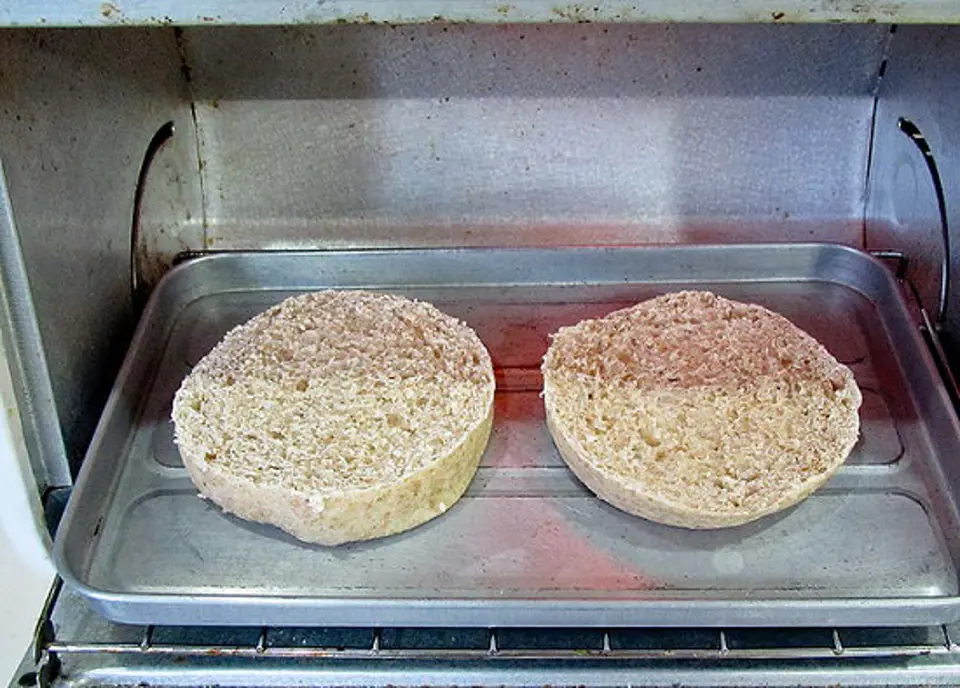 Cách làm pizza mini thơm ngon tiện lợi cho bữa sáng