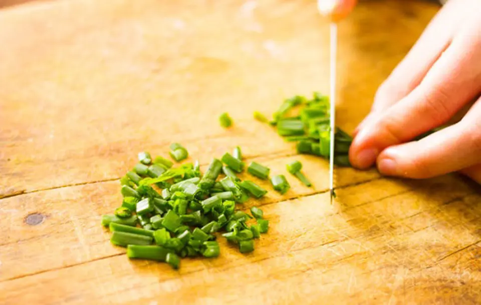 Cách làm tôm xào cầu vồng thơm ngon cho bữa tối